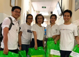 PTI Hồ Chí Minh: CMO 11 tiếp nối truyền thống “Tương thân tương ái” trong chương trình từ thiện tại Bệnh viện Chợ Rẫy
