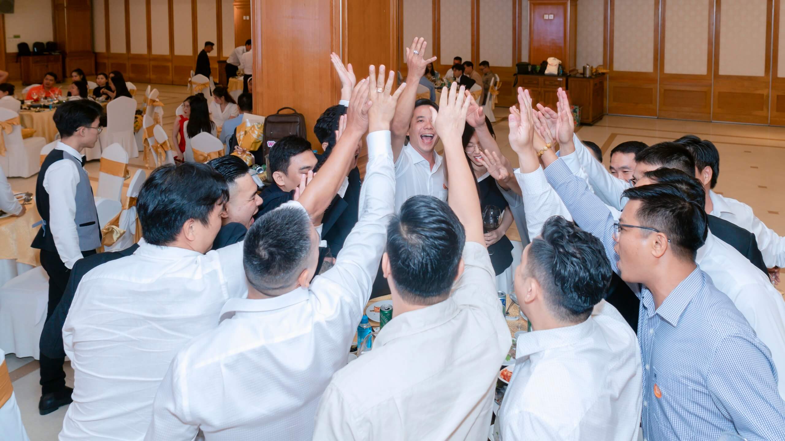 PTI HCM: LỄ RA MẮT LỚP CEO 96 – “TOGETHER WE CAN” 5 CEO96.8