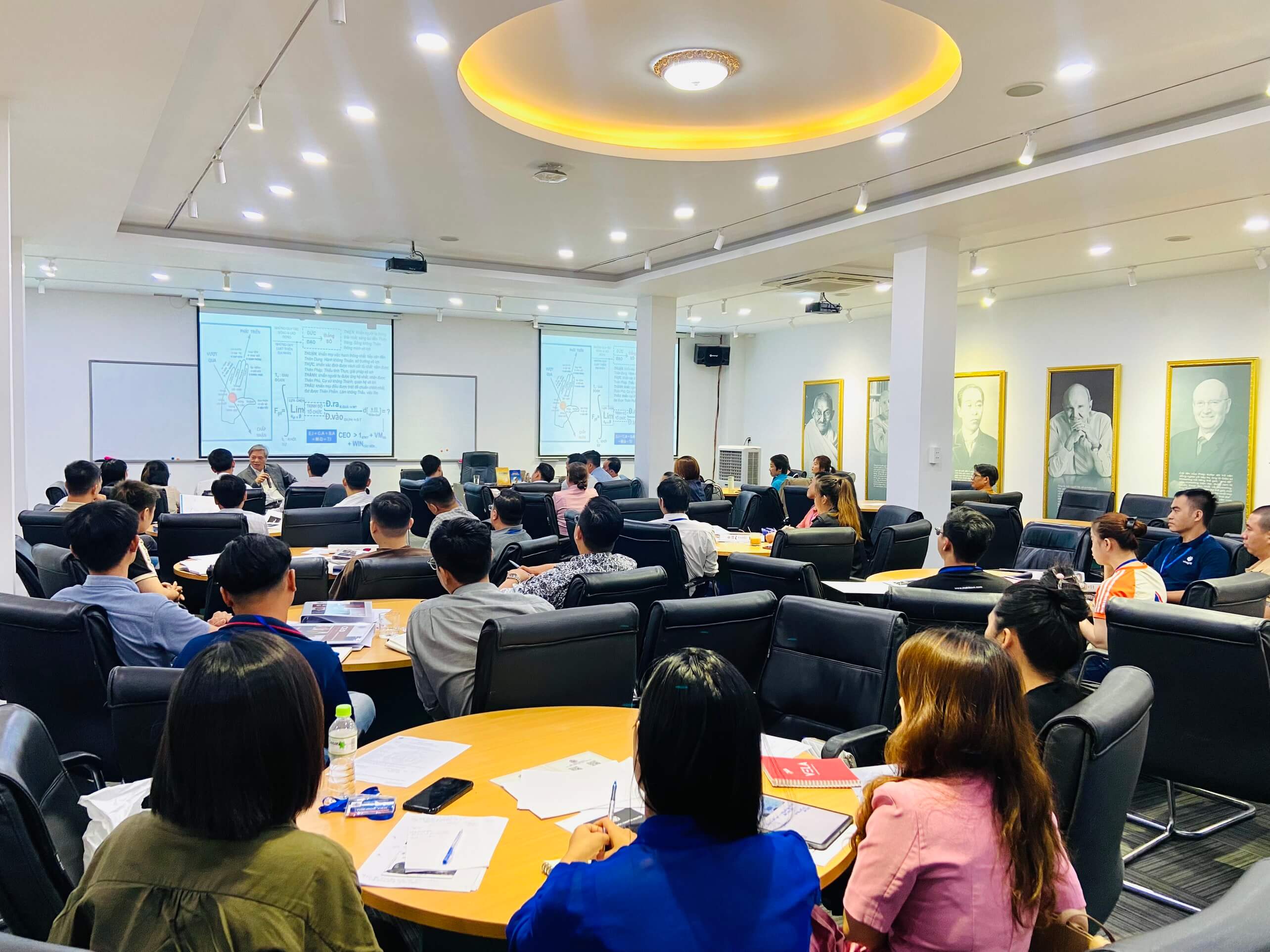 PTI HCM: KHAI GIẢNG CHƯƠNG TRÌNH “GIÁM ĐỐC ĐIỀU HÀNH CHUYÊN NGHIỆP” KHÓA 97 10 CEO97.9