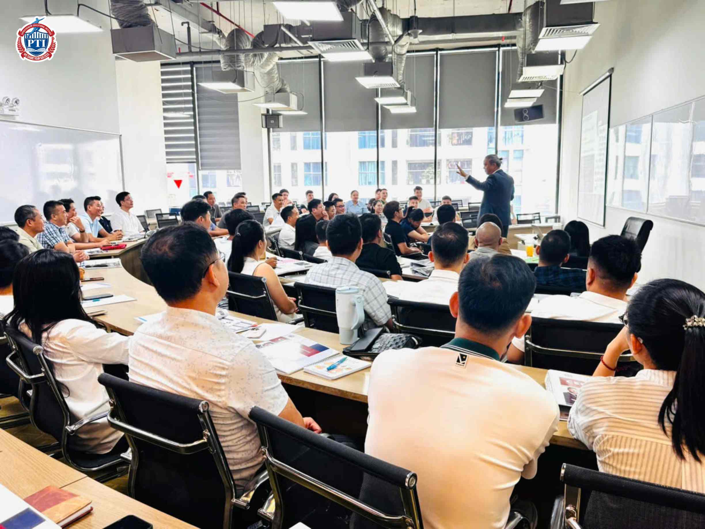 PTI Hà Nội: khai giảng chương trình “CEO – Giám đốc điều hành chuyên nghiệp” khóa 204 3 9