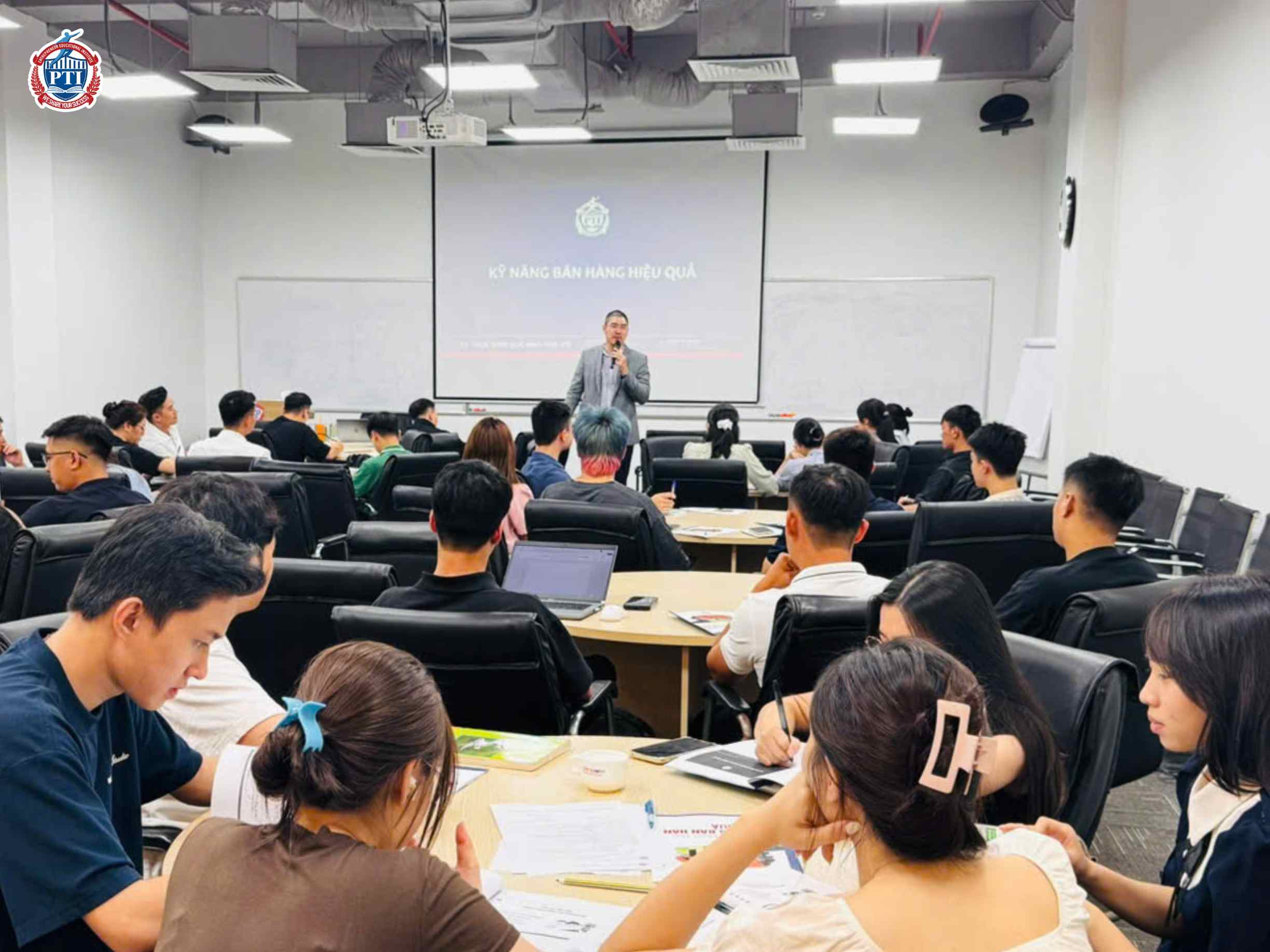 PTI Hà Nội: khai giảng khóa đào tạo “Kỹ năng bán hàng hiệu quả” 1 8